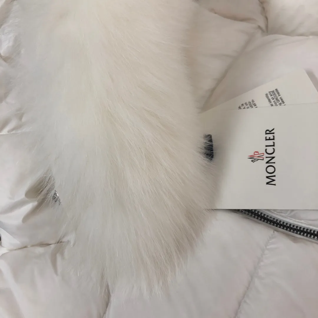 🆕MONCLER ， 1:1👍 ， ， ，90 ， ✨👍 ：Black 、White Size：1234